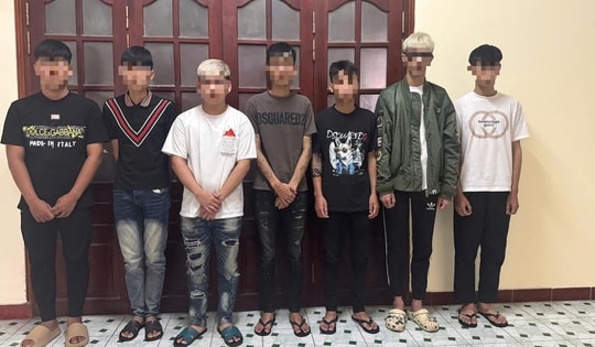 Khởi tố nhóm thanh thiếu niên gây rối, cướp tài sản