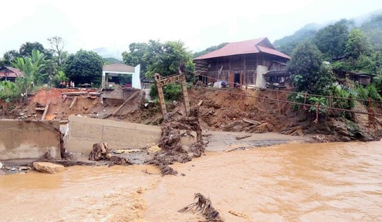 Cảnh báo lũ quét, sạt lở đất ở Huế và Đà Nẵng
