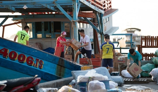 Buổi sáng ở quần đảo Nam Du