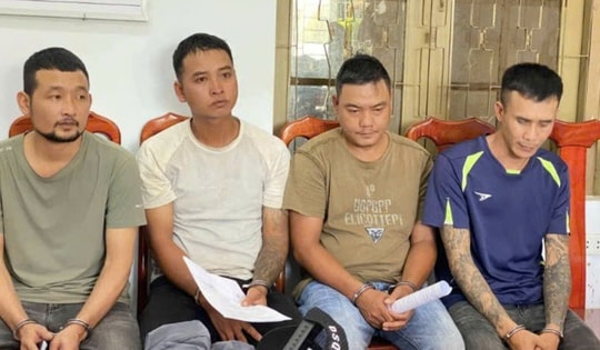 Bắt 4 đối tượng hành hung một tài xế để giành khách