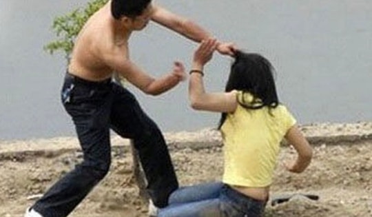 Bị chồng đánh, người vợ cần phải làm gì?