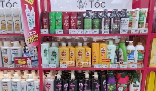 Nhiều siêu thị giảm sâu các sản phẩm làm đẹp trước thềm 20/11