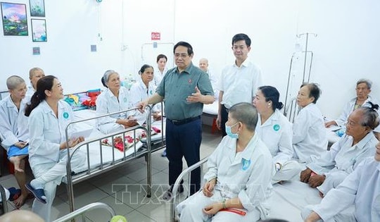 Thủ tướng Phạm Minh Chính kiểm tra, chỉ đạo xử lý các vướng mắc tại Cần Thơ