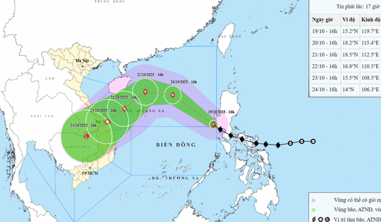 Bão Fengshen giật cấp 11 vào Biển Đông gây đợt mưa lớn cho miền Trung