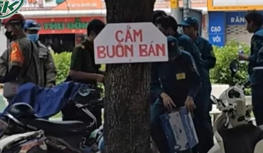 Phát hiện thi thể nam giới ở vỉa hè, công an khẩn cấp phong tỏa hiện trường, trích camera