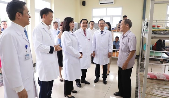 Thi đua yêu nước trong ngành y tế: Động lực phát triển và hoàn thiện hệ thống y tế