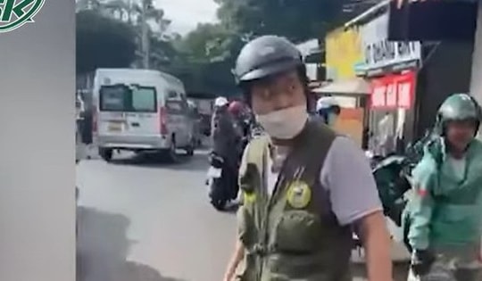 Phẫn nộ gã đàn ông đánh người giữa đường, còn thách thức 'mày biết tao là ai không?'