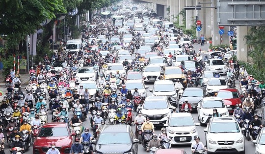 Hà Nội cần gần 1,4 triệu tỷ đồng để giảm ùn tắc giao thông