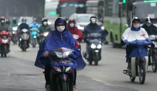 Không khí lạnh tăng cường khiến miền Bắc trời rét, miền Trung mưa to