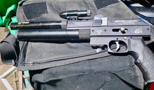 Lên mạng xã hội mua 1 khẩu súng và 24 viên đạn, một đối tượng bị khởi tố