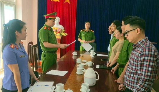 Bắt tạm giam cán bộ Phòng Kinh tế ở Lào Cai vì nhận hối lộ