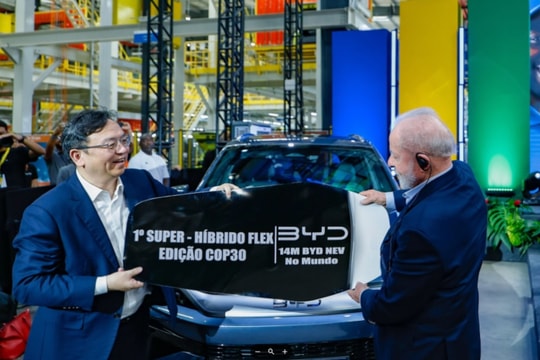 Tổng thống Brazil được tặng chiếc xe hybrid thứ 14 triệu của BYD