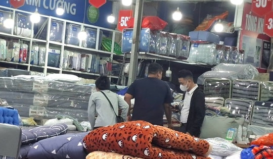 Thị trường chăn ga gối đệm bắt đầu 'nóng' lên khi gió lạnh tràn về
