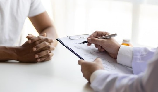 Có thể dùng vitamin cùng thuốc kháng sinh không?