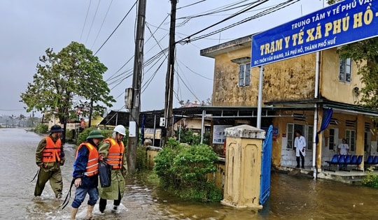 Không để gián đoạn điều trị bệnh nhân, đảm bảo vệ sinh môi trường khi nước rút