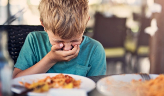 Cách nhận diện và bổ sung thiếu vi chất dinh dưỡng ở trẻ nhiễm HIV