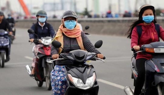 Không khí lạnh về sát biên giới nước ta, miền Bắc rét khô từ chiều nay