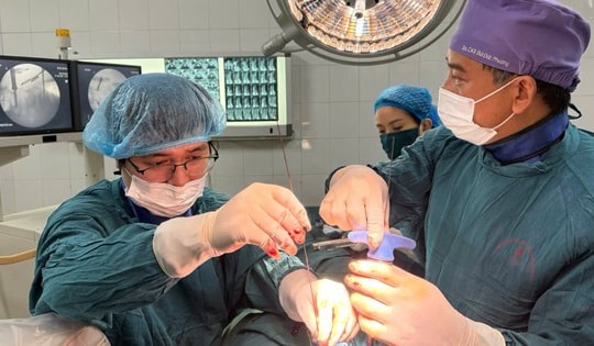 Thoát nguy cơ liệt sau cú ngã đập vùng gáy