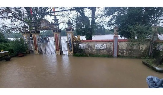 Lũ lịch sử ở TP Huế: Hơn 30 xã, phường ngập sâu, hàng nghìn người phải sơ tán