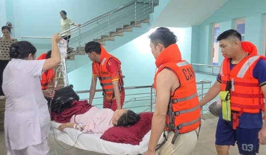 Bộ Y tế yêu cầu cơ sở y tế khu vực miền Trung trực 24/24, sẵn sàng cấp cứu cho nạn nhân do mưa lũ gây ra