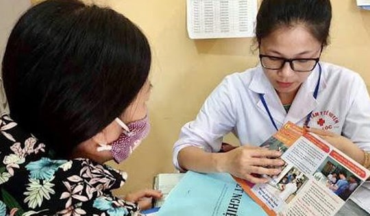 Tại sao việc uống thuốc trị HIV đúng cách lại quan trọng?