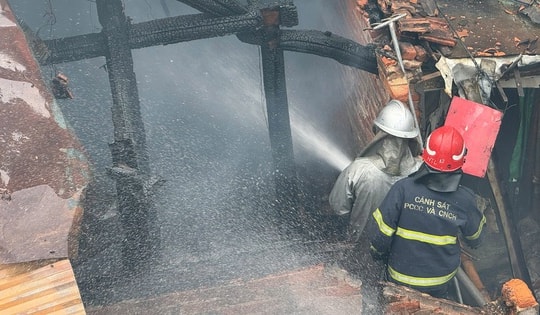 Hà Nội: Một người tử vong trong vụ cháy nhà tại Tây Mỗ