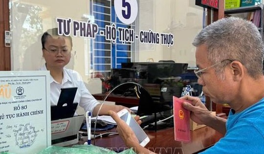 Không cần xuất trình bản chính, bản sao các giấy tờ đã tích hợp trên VNeID khi chứng thực
