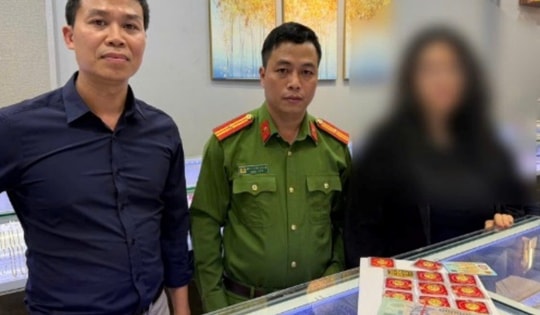 Tin lời công an 'dởm', nữ sinh viên mang vàng đi bán