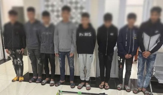 Bắt giữ nhóm thiếu niên cầm hung khí đi đánh người trong đêm