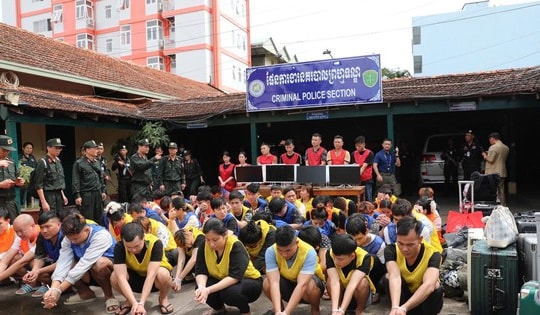 Đánh sập 'đại bản doanh' lừa đảo qua mạng ở Campuchia, bắt 59 đối tượng