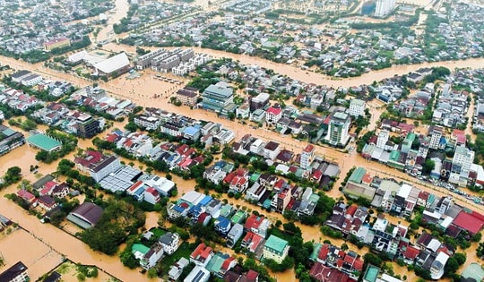 Hỗ trợ khẩn cấp 350 tỷ đồng cho TP Huế, Quảng Trị, Quảng Ngãi khắc phục thiệt hại mưa lũ