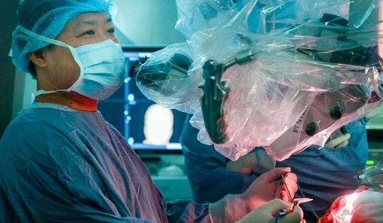 Người phụ nữ 'lấy lại được ánh sáng' sau phẫu thuật loại bỏ u tuyến yên tái phát