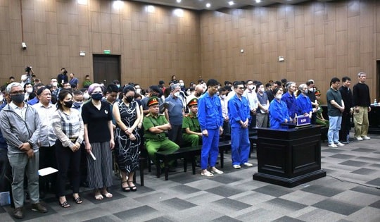 Người chi hơn 300 tỷ đánh bạc ở khách sản Pullman khai nguồn tiền có từ tiết kiệm