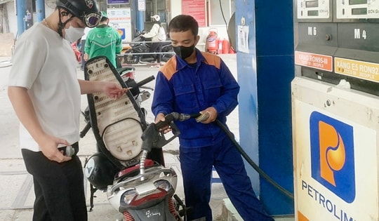 Giá xăng dầu đồng loạt tăng, RON95 lên 20.488 đồng/lít