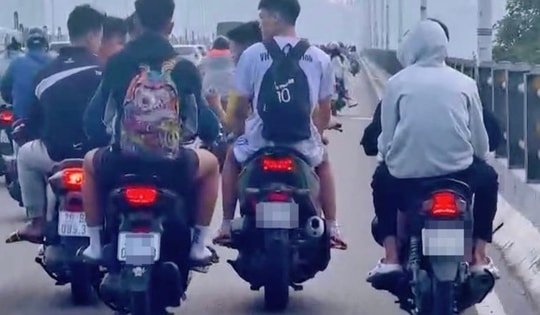 Xử lý nhóm thanh niên không mũ bảo hiểm, chạy xe dàn hàng ngang trên cầu Vĩnh Tuy
