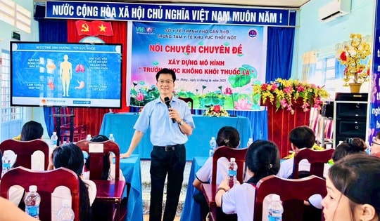 Đưa truyền thông phòng, chống tác hại của thuốc lá đến trường học, nhà máy, xí nghiệp