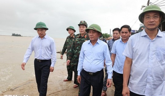 Thường trực Ban Bí thư: Không để người dân bị thiếu thốn, cô lập trong thiên tai