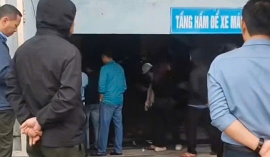 Bảo vệ chung cư tử vong nghi do điện giật khi cắm máy bơm nước