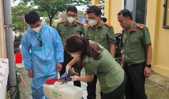 Lũ lịch sử gây ngập 47 cơ sở y tế ở Huế, chủ động phòng dịch sau lũ