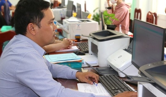 Điều kiện chuyển đổi viên chức thành công chức sau sáp nhập