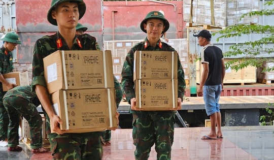 Huế tiếp nhận hàng viện trợ khẩn cấp của Chính phủ Liên bang Nga