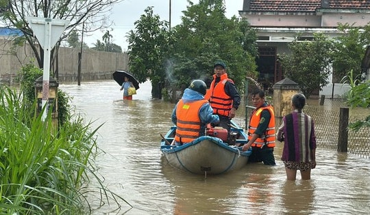 Mưa lũ ở miền Trung phức tạp trở lại, cảnh báo ngập lụt từ Hà Tĩnh đến Quảng Ngãi
