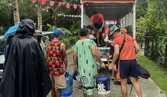 Philippines sơ tán hàng nghìn người trước khi bão Kalmaegi đổ bộ