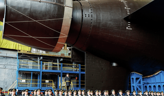 Nga hạ thủy 'tàu mẹ' hạt nhân nặng 10.000 tấn