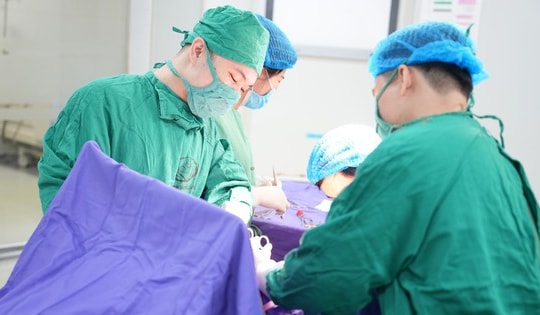 Một phụ nữ hiếm muộn mang trong mình 11 khối u xơ phát triển phức tạp