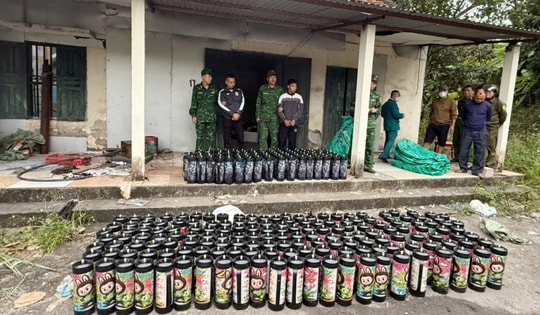 Bắt giữ đường dây vận chuyển hơn 600 bình khí cười