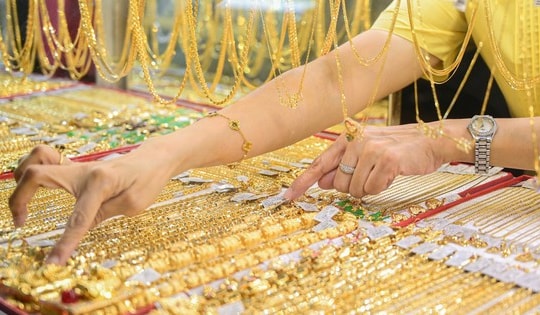 Giá vàng hôm nay ngày 4/11 đồng loạt giảm mạnh