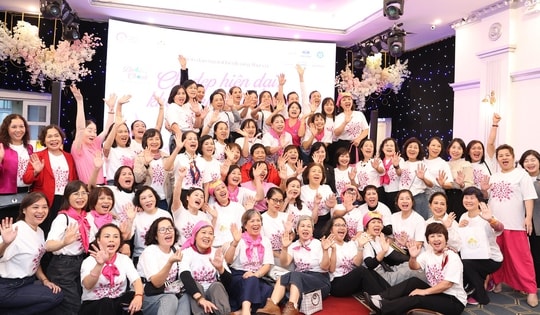 Những 'chiến binh hồng' kiên cường vượt qua thử thách ung thư vú