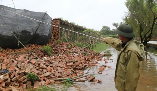 Hiện trường đoạn bờ tường Hoàng thành Huế bị mưa lũ 'kéo sập'