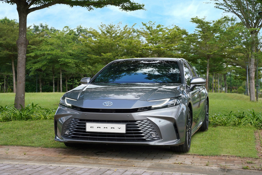Trải nghiệm sang trọng theo 'phong cách xanh' với Toyota Camry HEV